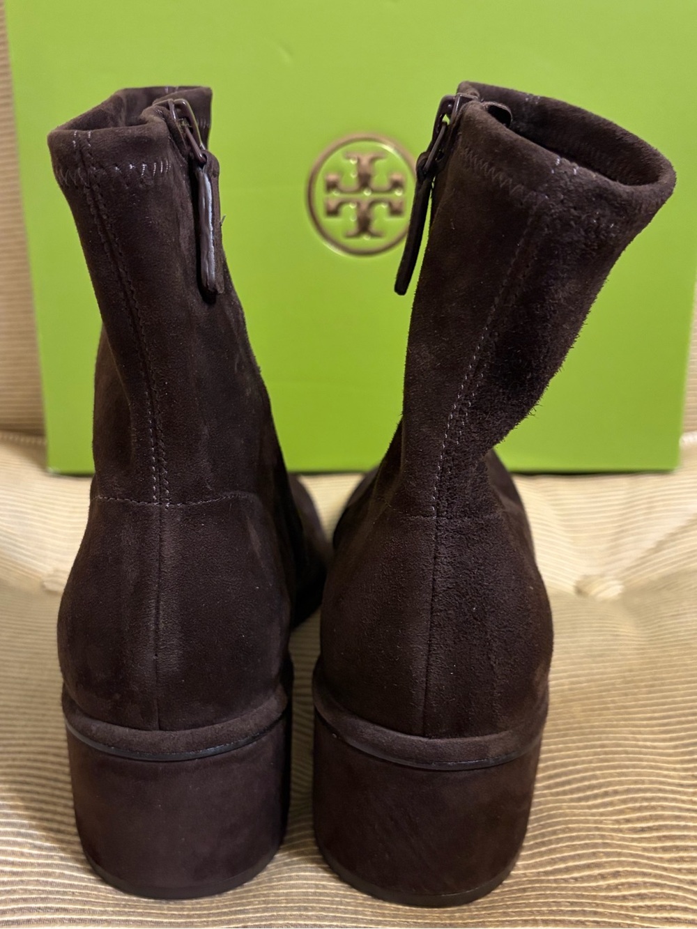 Tory Burch Women’s Suede Cap-Toe Block Heel Ankle Boot in Dark Cocoa - Size 8.5 - Picture 11 of 17